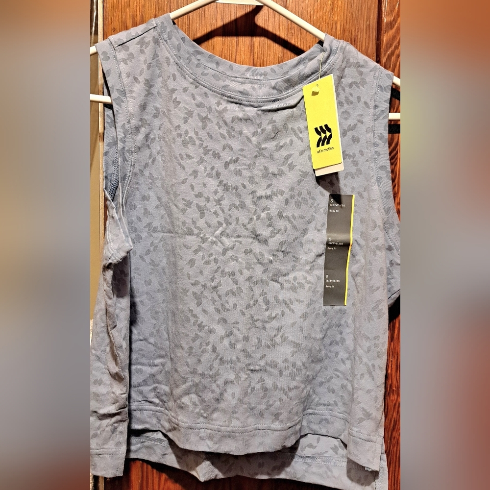 All in Motion Light Blue Leaf Pattern Chopped Active Tank, NWT Small